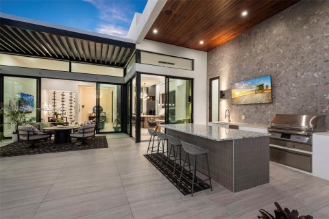 House in Lighthouse Point, Florida 3 bedrooms, 290.04 sq.m. № 1960134 - photo 27