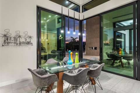 House in Lighthouse Point, Florida 3 bedrooms, 290.04 sq.m. № 1960134 - photo 19