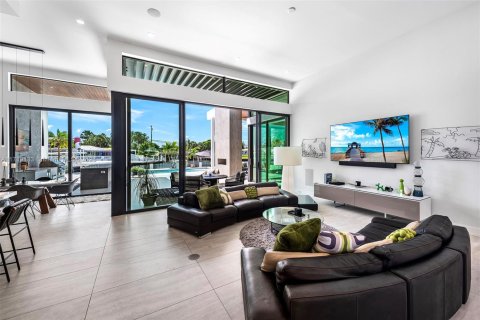 House in Lighthouse Point, Florida 3 bedrooms, 290.04 sq.m. № 1960134 - photo 11