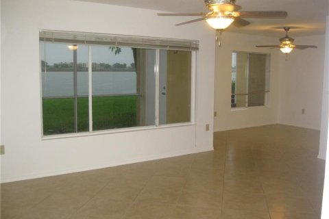 Copropriété à louer à Oakland Park, Floride: 2 chambres, 116.69 m2 № 2269939 - photo 3