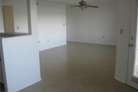 Copropriété à louer à Oakland Park, Floride: 2 chambres, 116.69 m2 № 2269939 - photo 5