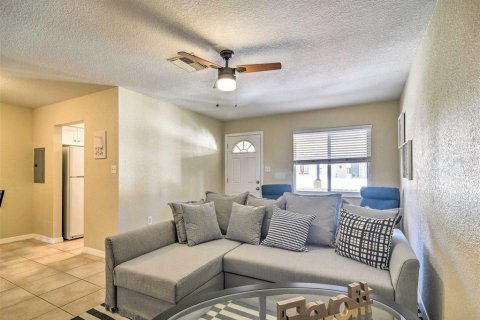 Condominio en venta en Indian Rocks Beach, Florida, 1 dormitorio, 55.56 m2 № 1815897 - foto 5