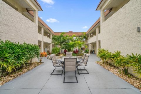 Condominio en venta en Indian Rocks Beach, Florida, 1 dormitorio, 55.56 m2 № 1815897 - foto 1