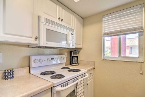 Condominio en venta en Indian Rocks Beach, Florida, 1 dormitorio, 55.56 m2 № 1815897 - foto 10