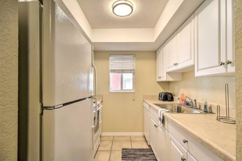 Condominio en venta en Indian Rocks Beach, Florida, 1 dormitorio, 55.56 m2 № 1815897 - foto 9