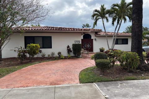 Villa ou maison à vendre à Miami, Floride: 5 chambres, 347.64 m2 № 1962045 - photo 1