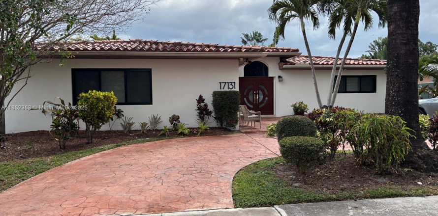 Villa ou maison à Miami, Floride 5 chambres, 347.64 m2 № 1962045