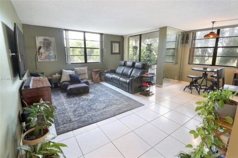 Copropriété à vendre à Tamarac, Floride: 2 chambres, 95.69 m2 № 1951842 - photo 3