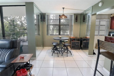 Copropriété à vendre à Tamarac, Floride: 2 chambres, 95.69 m2 № 1951842 - photo 7