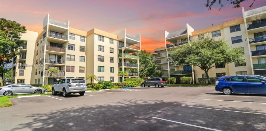 Condo à Tamarac, Floride, 2 chambres  № 1951842