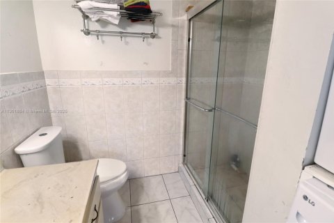 Copropriété à vendre à Tamarac, Floride: 2 chambres, 95.69 m2 № 1951842 - photo 17