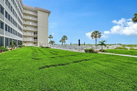 Condo in Venice, Florida, 2 bedrooms  № 2290509 - photo 30