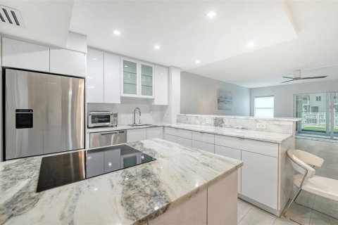 Condo in Venice, Florida, 2 bedrooms  № 2290509 - photo 5