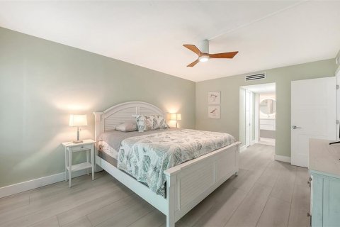 Condo in Venice, Florida, 2 bedrooms  № 2290509 - photo 20