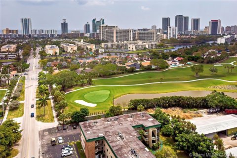 Снять в аренду кондоминиум в Халландейл-Бич, Флорида 1 спальня, 59.46м2, № 1953944 - фото 3