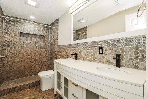 Villa ou maison à vendre à Saint Petersburg, Floride: 4 chambres, 178.47 m2 № 2114878 - photo 16