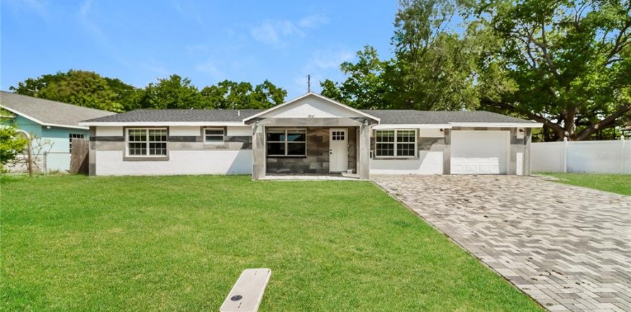 Villa ou maison à Saint Petersburg, Floride 4 chambres, 178.47 m2 № 2114878