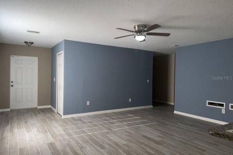 House in Odessa, Florida 3 bedrooms, 137.68 sq.m. № 2376734 - photo 7