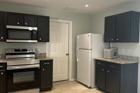 House in Odessa, Florida 3 bedrooms, 137.68 sq.m. № 2376734 - photo 2