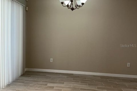 House in Odessa, Florida 3 bedrooms, 137.68 sq.m. № 2376734 - photo 21
