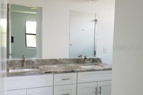 Apartamento en alquiler en Punta Gorda, Florida, 3 dormitorios, 130.81 m2 № 1907247 - foto 13