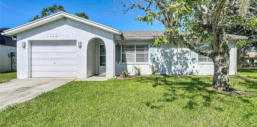 House in Lakeland, Florida 2 bedrooms, 91.51 sq.m. № 1873808