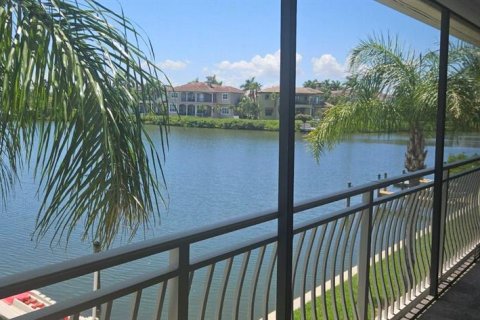 Condo in Tampa, Florida, 2 bedrooms  № 2096076 - photo 2