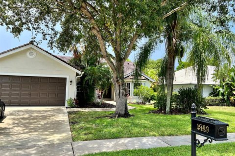 House in Wellington, Florida 3 bedrooms, 167.22 sq.m. № 2247854