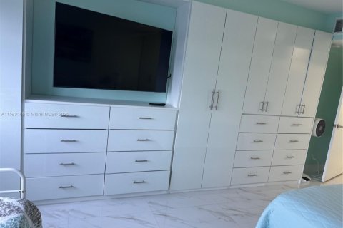 Снять в аренду кондоминиум в Холливуд, Флорида 1 спальня, 77.57м2, № 1959492 - фото 14