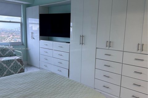 Снять в аренду кондоминиум в Холливуд, Флорида 1 спальня, 77.57м2, № 1959492 - фото 8