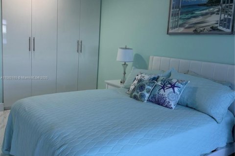 Снять в аренду кондоминиум в Холливуд, Флорида 1 спальня, 77.57м2, № 1959492 - фото 10