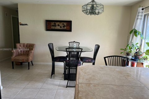 House in Naples, Florida 3 bedrooms № 2069542 - photo 6