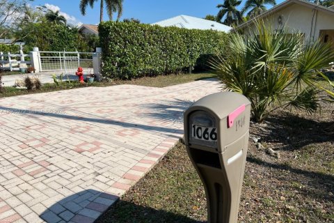 House in Naples, Florida 3 bedrooms № 2069542 - photo 2