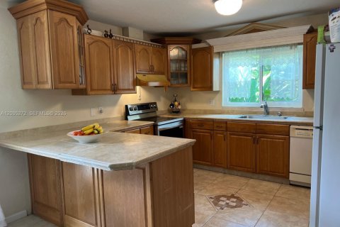 House in Naples, Florida 3 bedrooms № 2069542 - photo 8