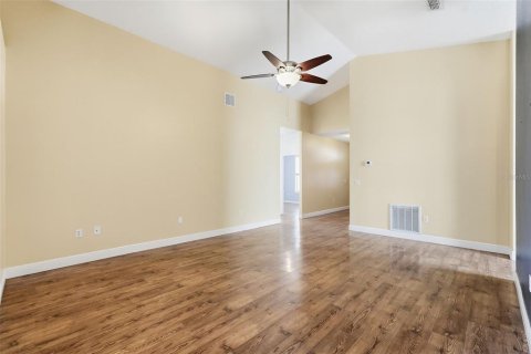 Villa ou maison à vendre à Zephyrhills, Floride: 3 chambres, 151.62 m2 № 2092915 - photo 9