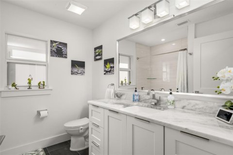 House in Sebring, Florida 3 bedrooms, 152.36 sq.m. № 1901736 - photo 25