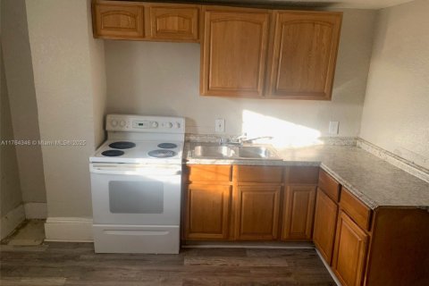 Propiedad comercial en venta en Jacksonville, Florida № 1702301 - foto 15