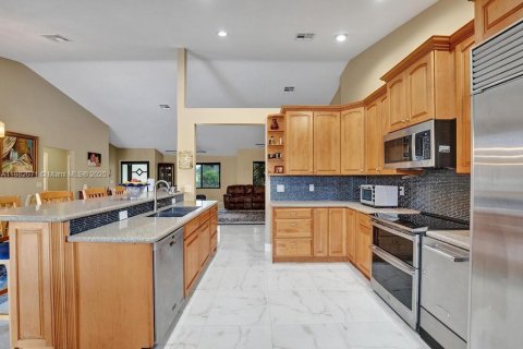 Купить виллу или дом в Дейви, Флорида 4 спальни, 209.4м2, № 1931756 - фото 18