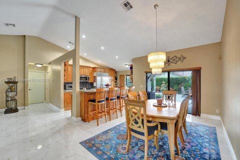 Купить виллу или дом в Дейви, Флорида 4 спальни, 209.4м2, № 1931756 - фото 15