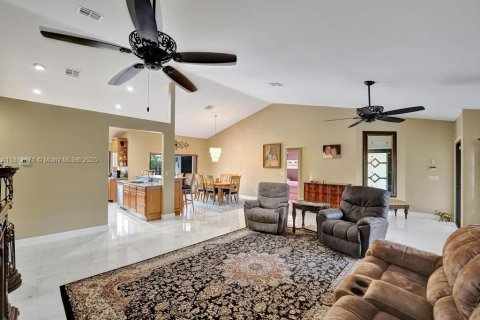 Купить виллу или дом в Дейви, Флорида 4 спальни, 209.4м2, № 1931756 - фото 14