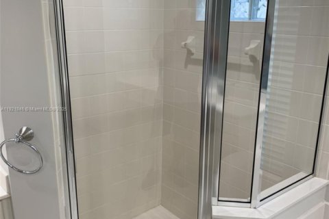 House in Weston, Florida 3 bedrooms, 197.05 sq.m. № 1975792 - photo 22