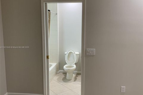 House in Weston, Florida 3 bedrooms, 197.05 sq.m. № 1975792 - photo 26