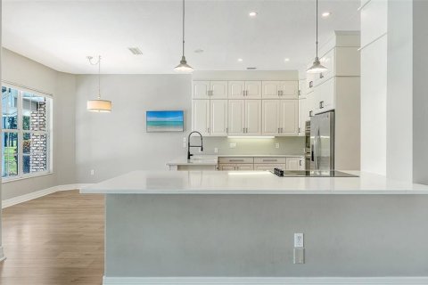 House in Sarasota, Florida 4 bedrooms, 243.68 sq.m. № 2210990 - photo 8