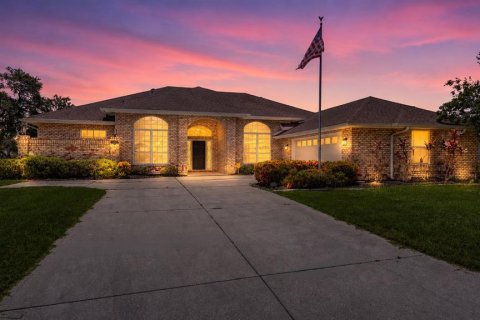 House in Sarasota, Florida 4 bedrooms, 243.68 sq.m. № 2210990