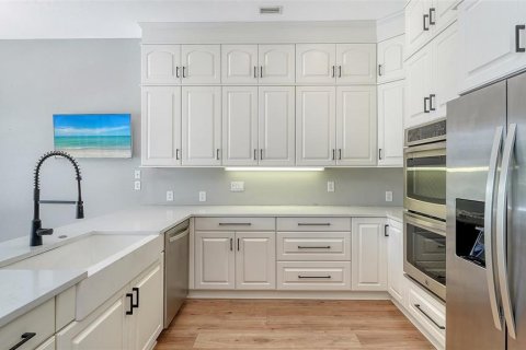 House in Sarasota, Florida 4 bedrooms, 243.68 sq.m. № 2210990 - photo 10