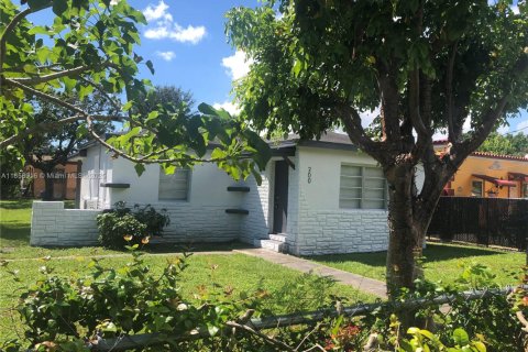 Villa ou maison à louer à Miami, Floride: 3 chambres, 122.45 m2 № 1887568 - photo 1