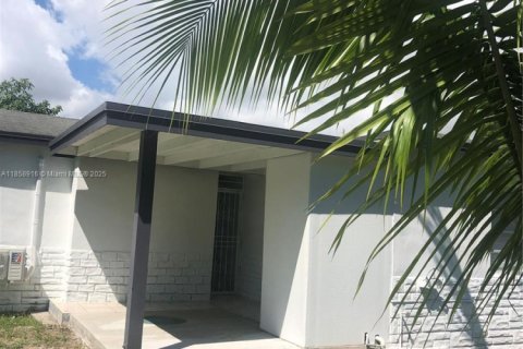 Villa ou maison à louer à Miami, Floride: 3 chambres, 122.45 m2 № 1887568 - photo 13