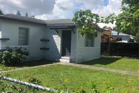 Villa ou maison à louer à Miami, Floride: 3 chambres, 122.45 m2 № 1887568 - photo 15