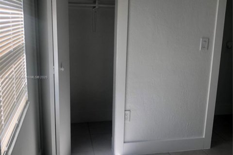 Villa ou maison à louer à Miami, Floride: 3 chambres, 122.45 m2 № 1887568 - photo 8