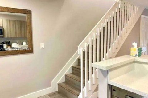 Снять в аренду кондоминиум в Майами, Флорида 1 спальня, 62.43м2, № 1988932 - фото 3